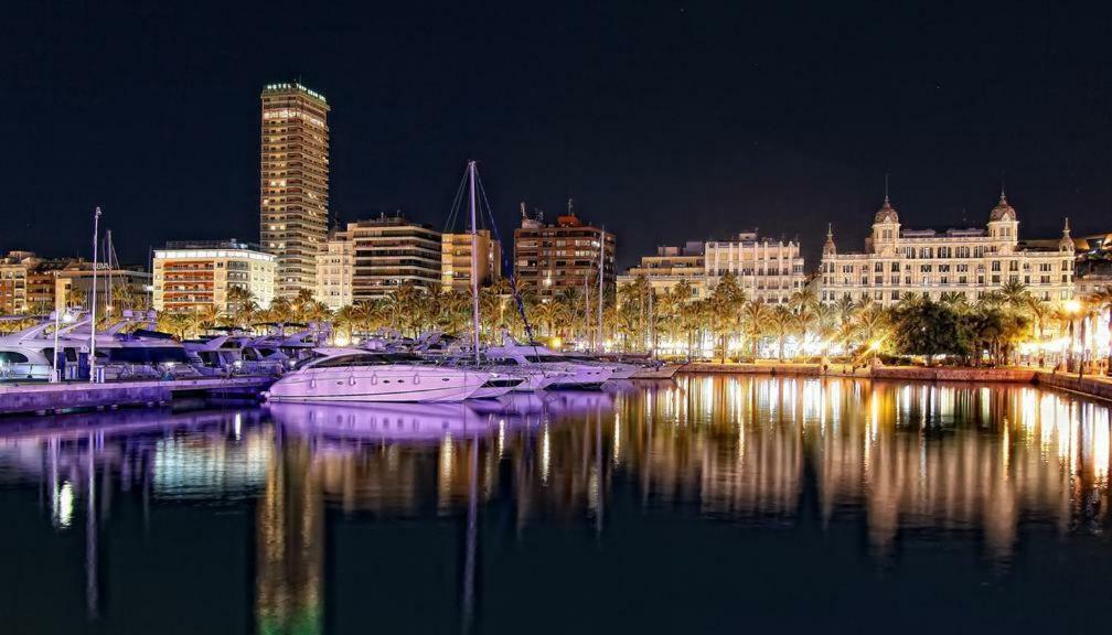 Ferienwohnung Amplio, Luminoso Y Centrico. Decoracion Cuidada. Alicante Exterior foto